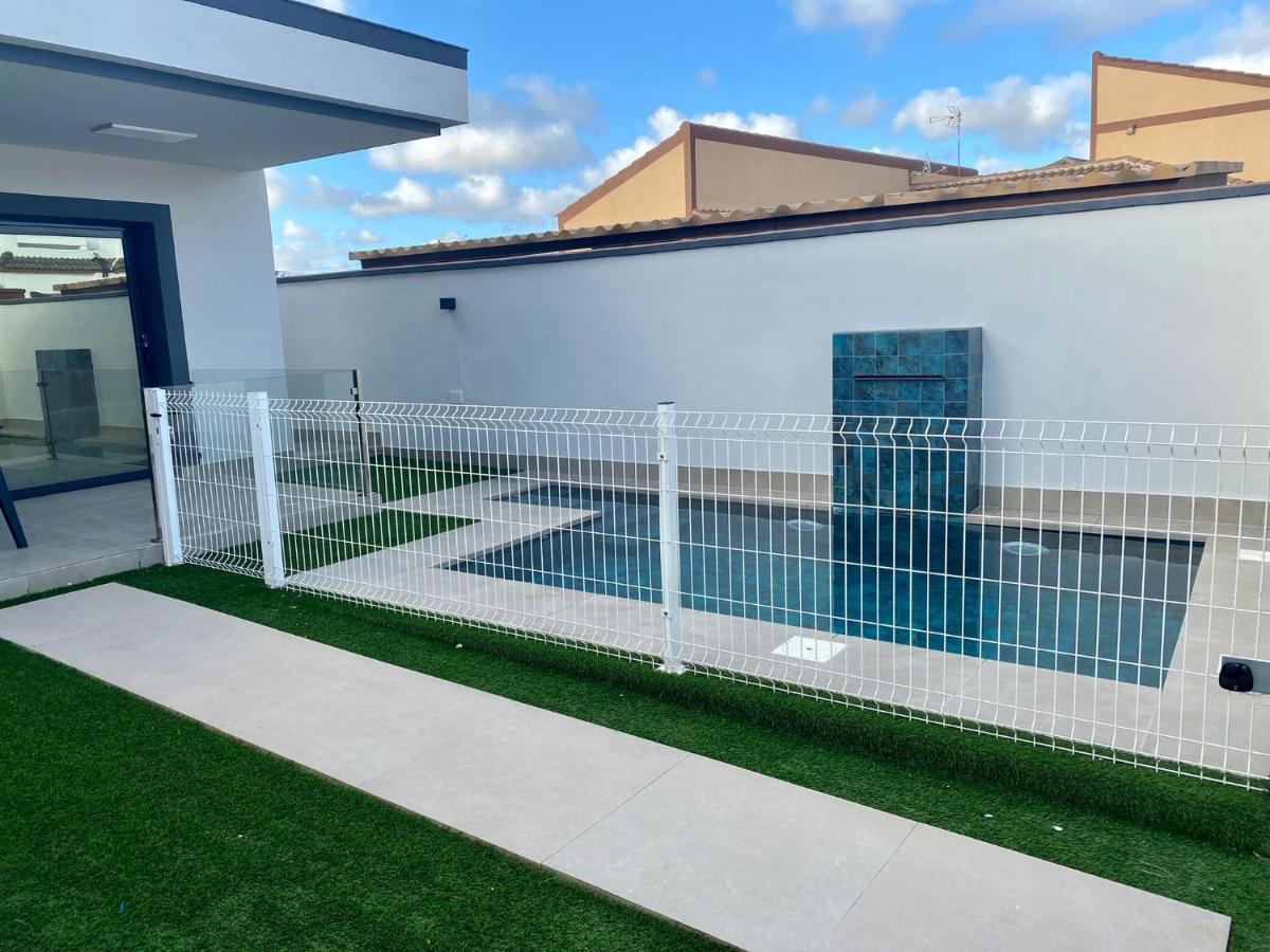 Loft Deluxe Raquel Villa โกนิล เด ลาฟรอนเตรา ภายนอก รูปภาพ