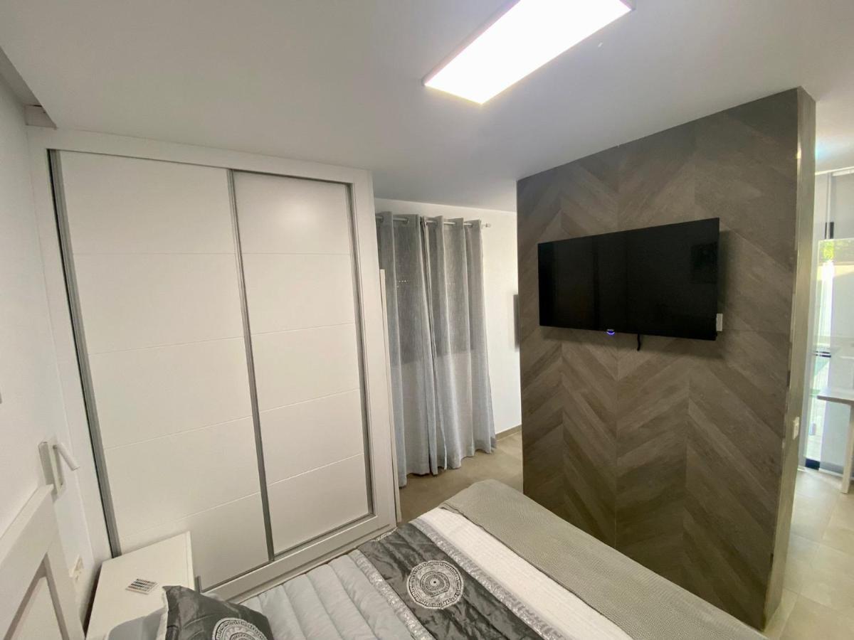 Loft Deluxe Raquel Villa โกนิล เด ลาฟรอนเตรา ภายนอก รูปภาพ